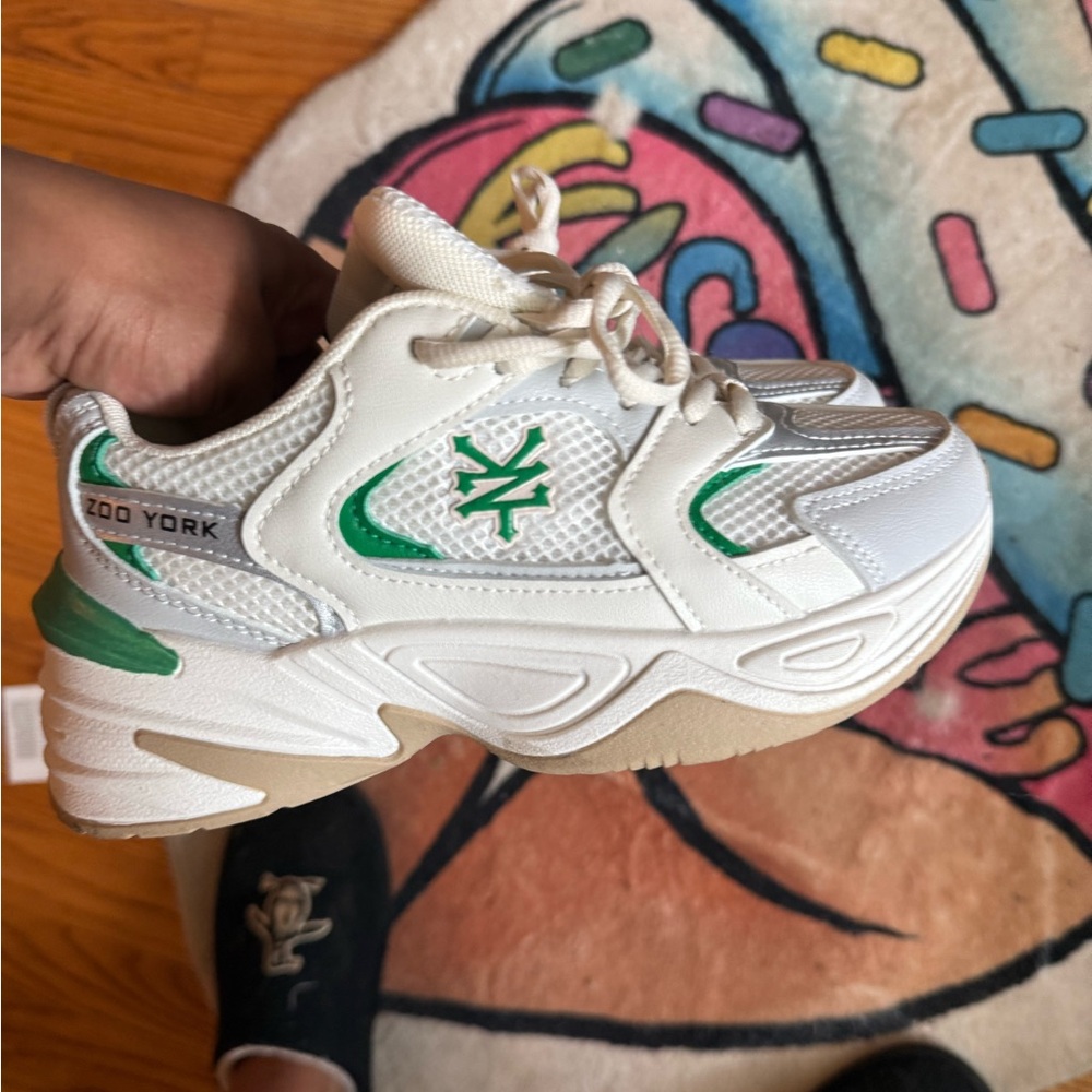 Zoo York White and Green Sneakers
